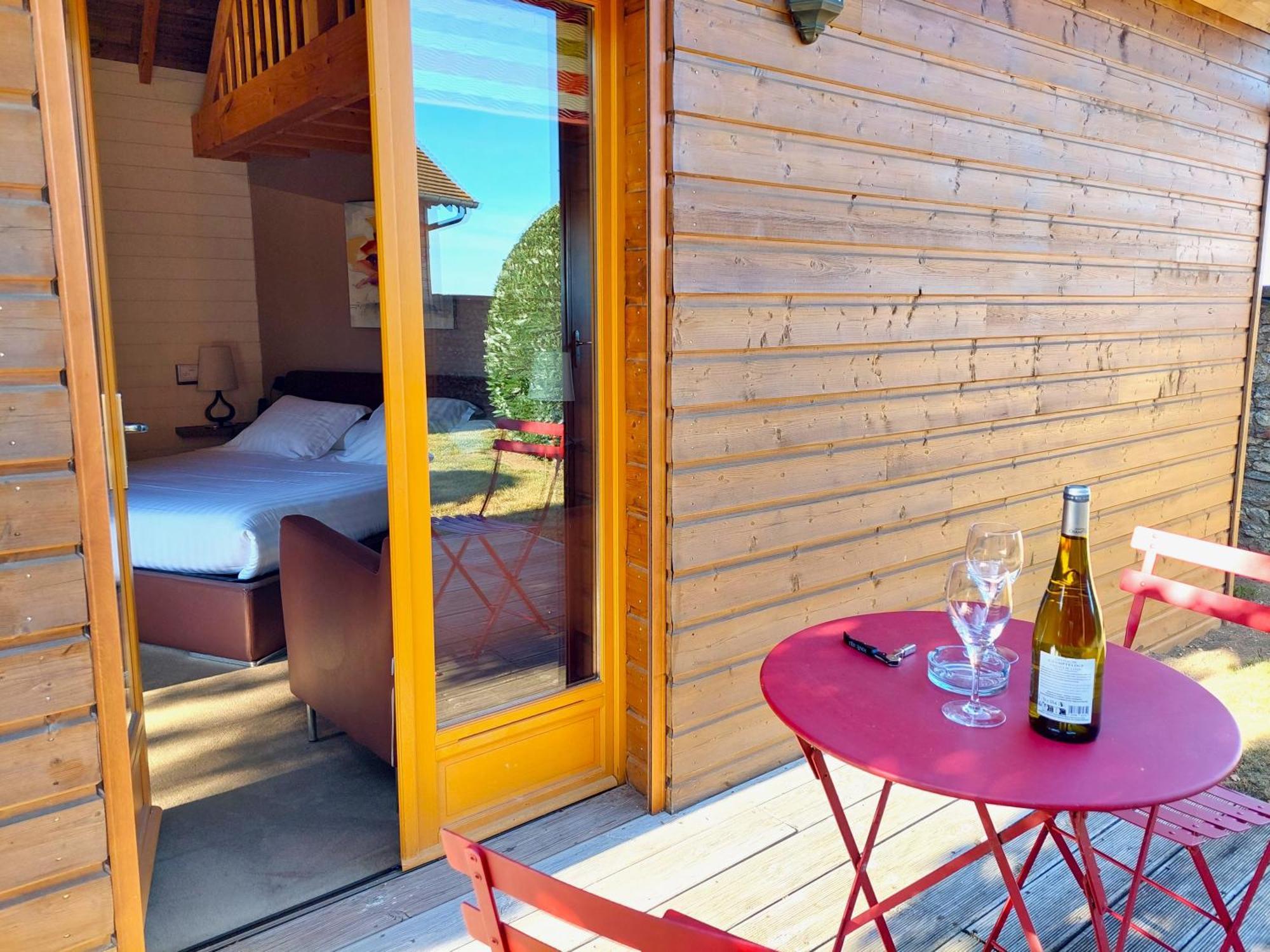 Domaine De La Haie Des Granges Menilles Bagian luar foto